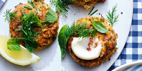 Family friendly salmon cakes